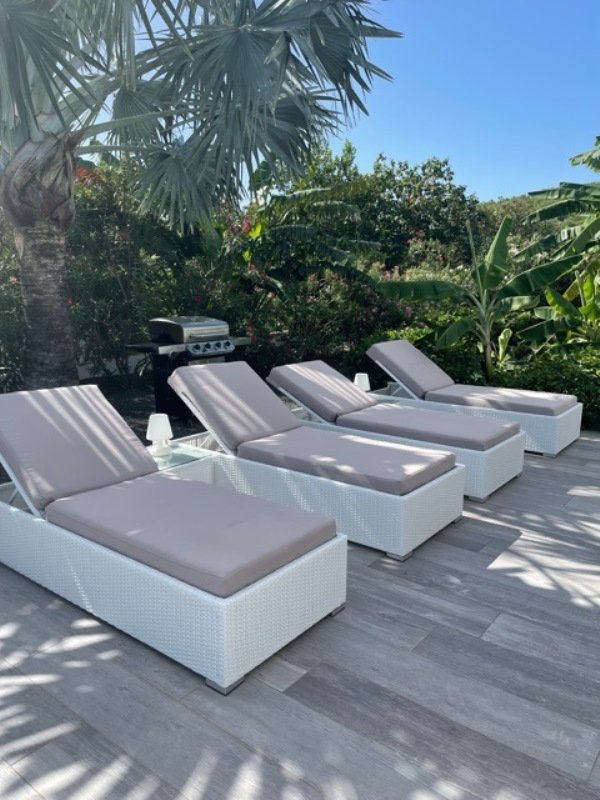 Ligbedden Ibiza bezorgd op Curacao