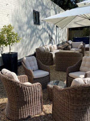 Tuinmeubelen 'Rotan Style"bezorgd in Colchester UK