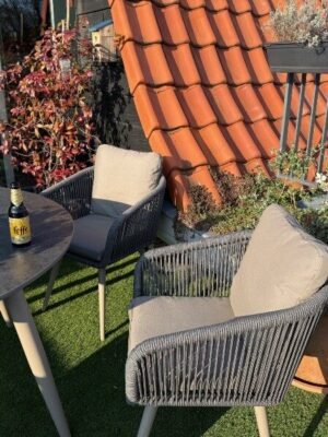 Tuinmeubelen Bora Bora bezorgd op dakterras in Oisterwijk
