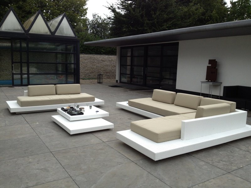 Luxe ligbedden en tuinmeubelen in de aanbieding